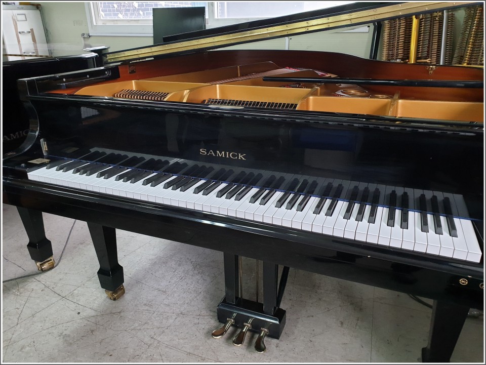 409b1c57c369484eb87e850cc71137e3_1556284