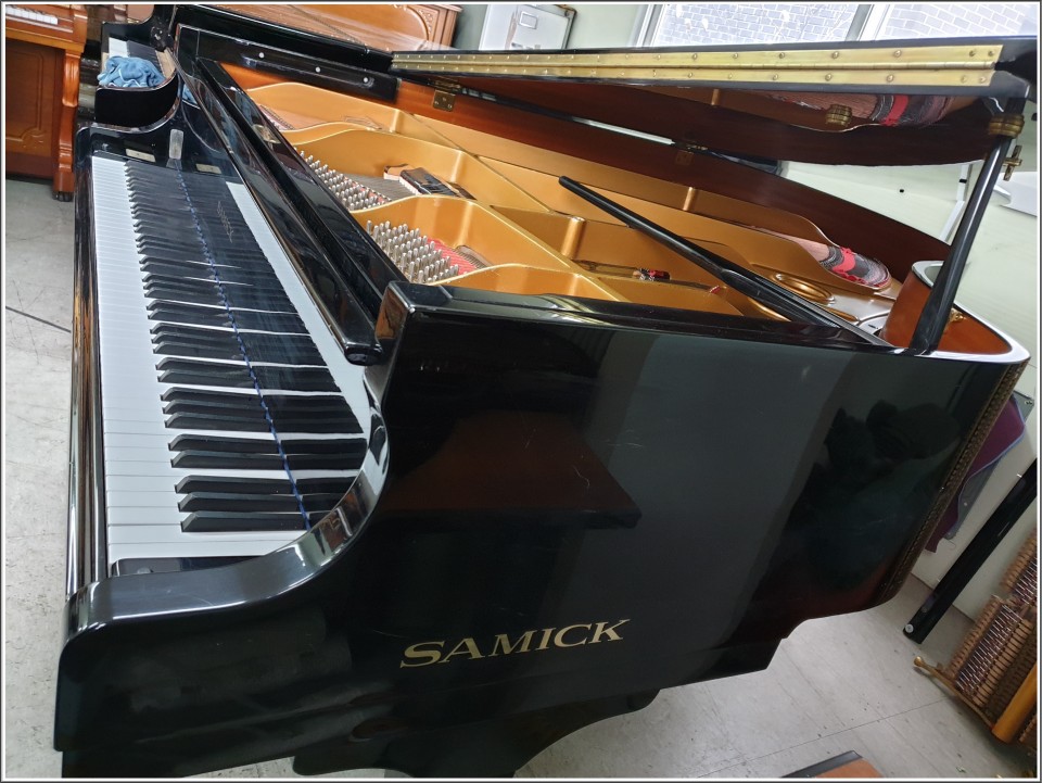 409b1c57c369484eb87e850cc71137e3_1556284