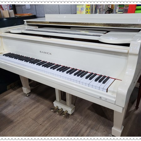삼익 중고그랜드피아노 풍부한 음색을 가지다.