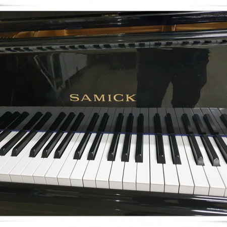 중고 그랜드피아노 삼익 172CM 소형입니다.