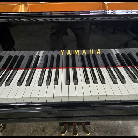 중고 야마하 그랜드피아노 GC1 여백을 담다